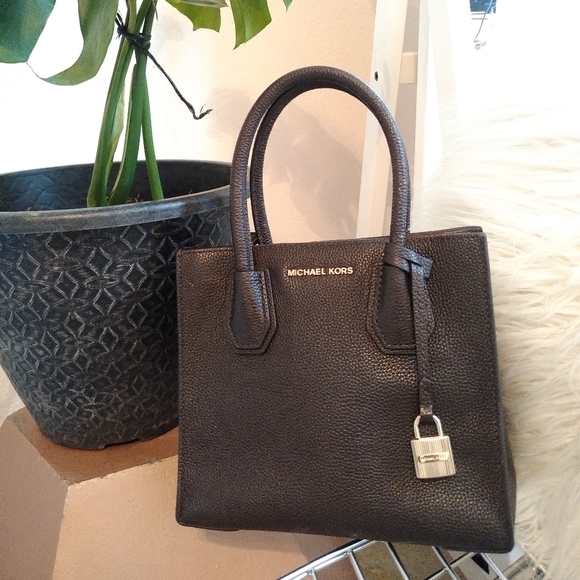 Micheal Kors Mercer Purse - Picture 6 of 6